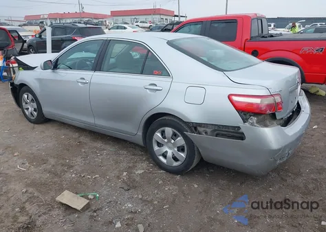 2007 Toyota Camry Le z USA, uszkodzony, nr VIN 4T1BE46K87U655287